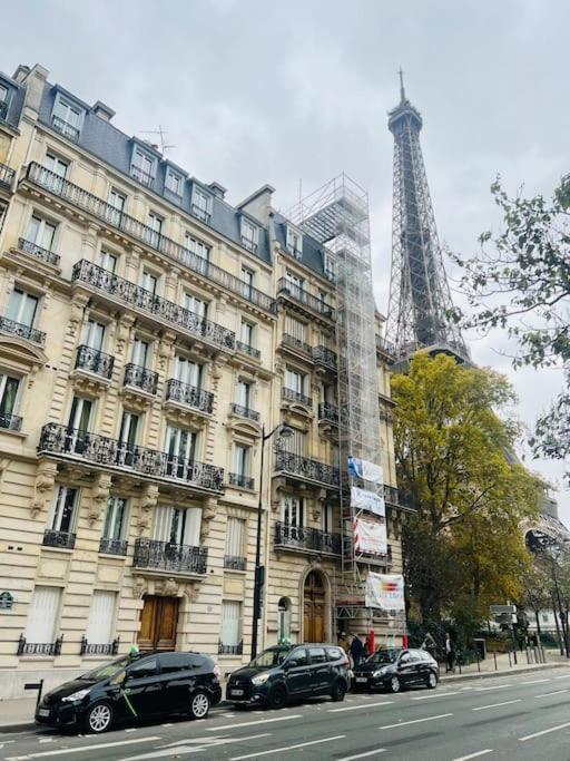 Au Pied De La Tour Eiffel Lägenhet Paris Exteriör bild